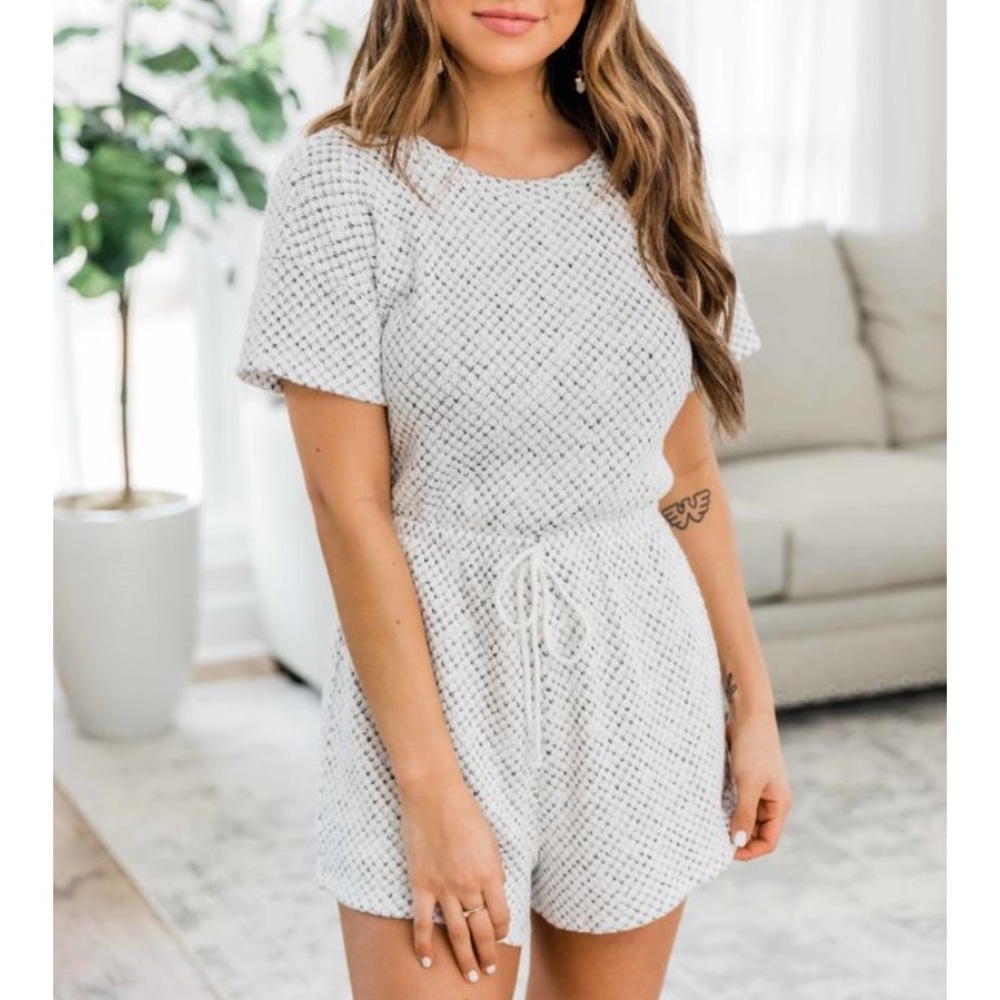 NWOT Pink Lily Hooked On A Feeling Romper Ivory